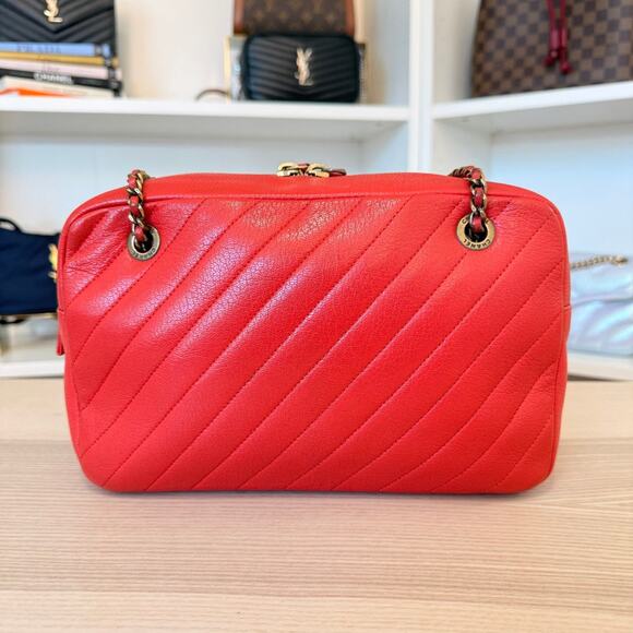 Chanel Red Quilted Lambskin Diagonal Camera Bag Medium - Picture 3 of 16